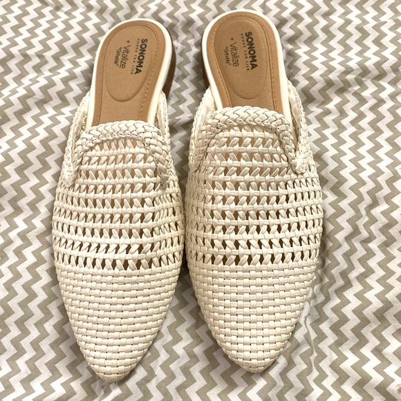 White flats sandal - Picture 3 of 5